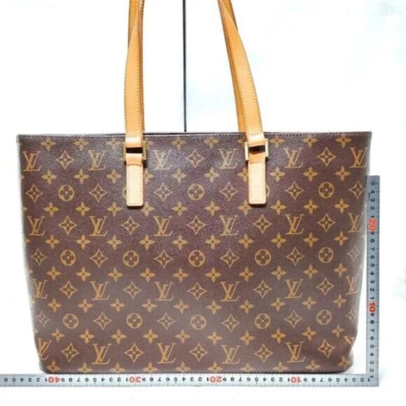 100% Authentic Louis Vuitton Luco Brown Monogram Tote Bag - Picture 2 of 9